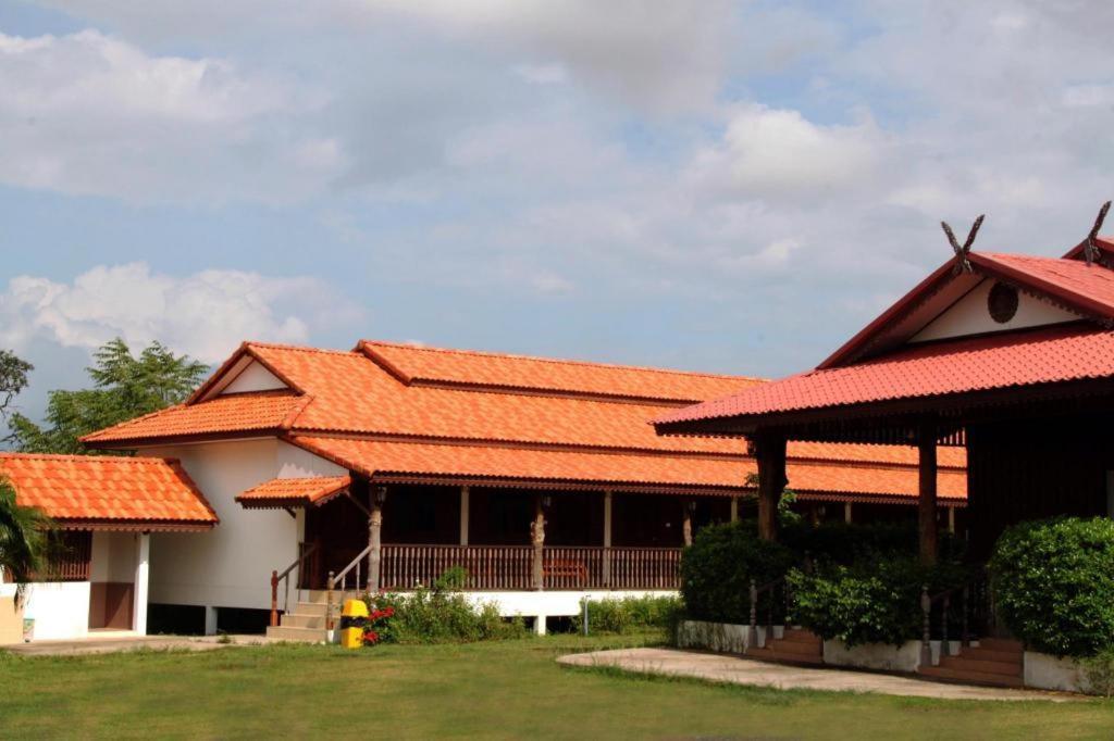 Plaifah Resort Ubon Song Khon Exterior photo
