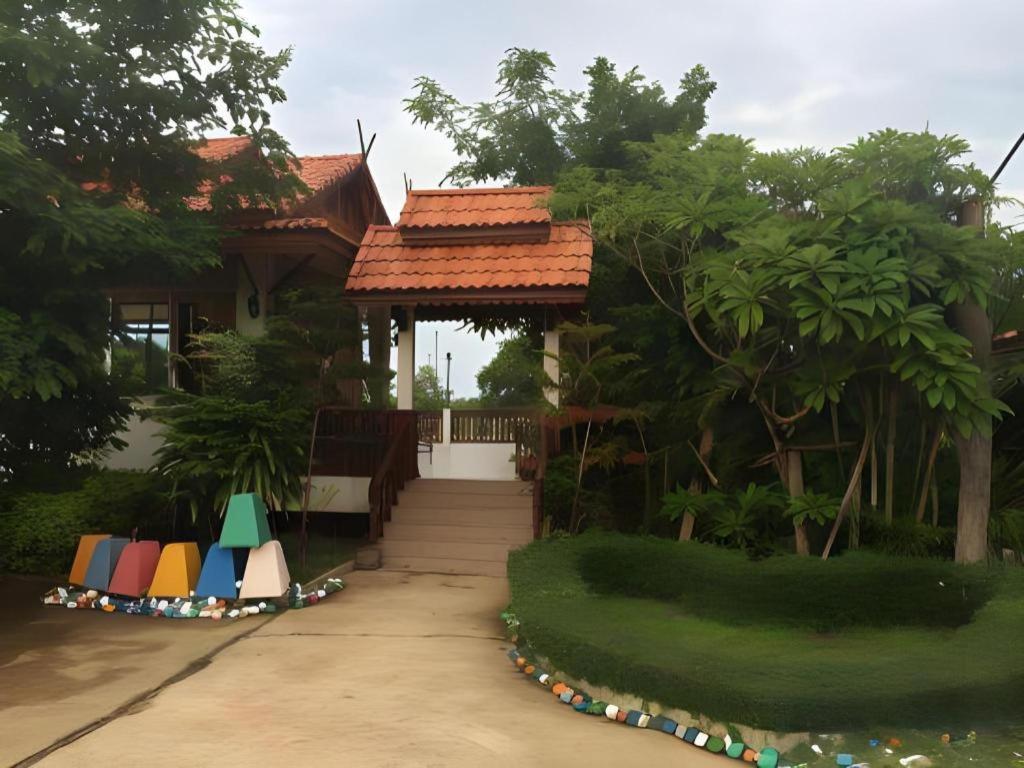 Plaifah Resort Ubon Song Khon Exterior photo